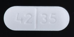 Pill 42 35 V White Capsule/Oblong is Metoclopramide Hydrochloride