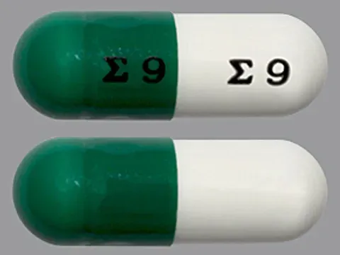 Pill Logo (Sigmapharm) 9 Logo (Sigmapharm) 9 Green & White Capsule/Oblong is Flucytosine