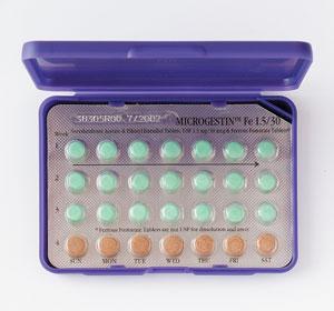 Pill P-D 916 Green Round is Microgestin Fe 1.5/30