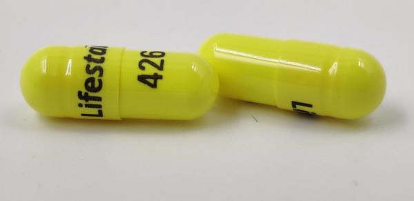 Pill Lifestar 426 Yellow Capsule/Oblong is Doxepin Hydrochloride