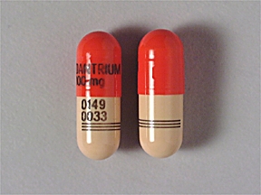 Pill DANTRIUM 100mg 0149 0033 Brown & Orange Capsule/Oblong is Dantrolene Sodium