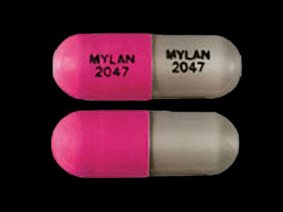 Pill MYLAN 2047 MYLAN 2047 Gray & Red Capsule-shape is Tacrolimus