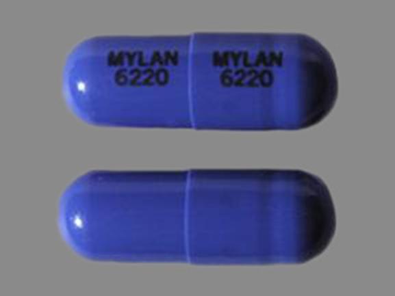 Pill MYLAN 6220 MYLAN 6220 Purple Capsule/Oblong is Propranolol Hydrochloride Extended-Release