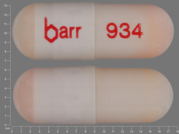 Pill barr 934 Gray Capsule/Oblong is Claravis