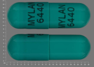 Pill MYLAN 6440 MYLAN 6440 Green Capsule/Oblong is Verapamil Hydrochloride Extended-Release