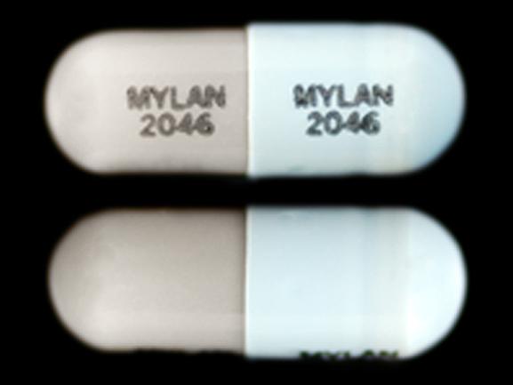 Pill MYLAN 2046 MYLAN 2046 Blue & Gray Capsule-shape is Tacrolimus