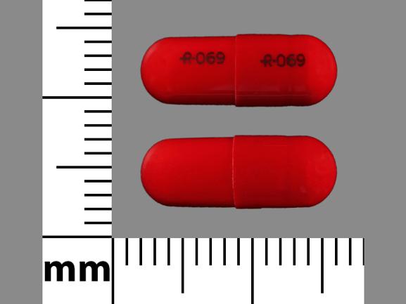 Pill R-069 R-069 Red Capsule-shape is Oxazepam